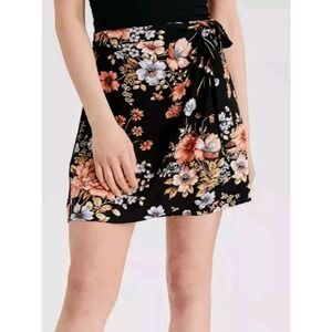 American Eagle Floral Wrap Mini Skirt High‎ Waist Black Peach Small